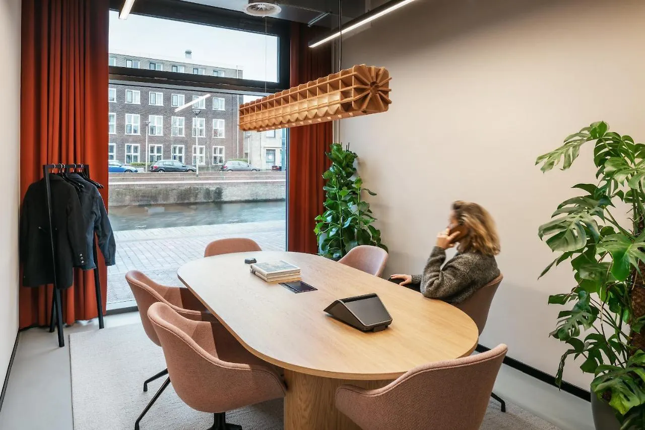 The Student Hotel Delft 3*,